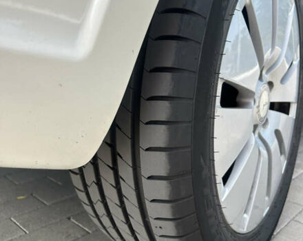 Белый Мерседес Б-класс, объемом двигателя 0 л и пробегом 74 тыс. км за 13500 $, фото 36 на Automoto.ua