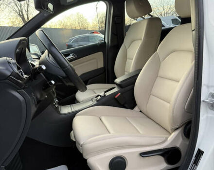 Білий Мерседес Б-клас, об'ємом двигуна 0 л та пробігом 60 тис. км за 10999 $, фото 21 на Automoto.ua