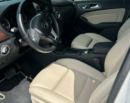 Белый Мерседес Б-класс, объемом двигателя 0 л и пробегом 74 тыс. км за 13500 $, фото 29 на Automoto.ua