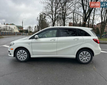 Белый Мерседес Б-класс, объемом двигателя 0 л и пробегом 40 тыс. км за 13750 $, фото 28 на Automoto.ua