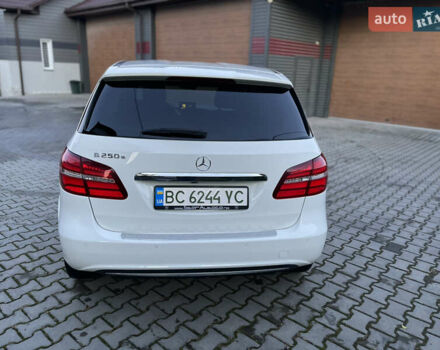 Белый Мерседес Б-класс, объемом двигателя 0 л и пробегом 65 тыс. км за 13900 $, фото 9 на Automoto.ua