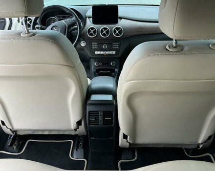 Белый Мерседес Б-класс, объемом двигателя 0 л и пробегом 74 тыс. км за 13500 $, фото 22 на Automoto.ua