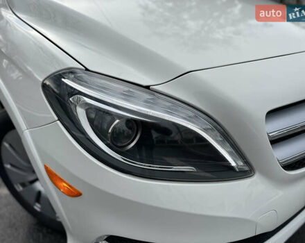 Белый Мерседес Б-класс, объемом двигателя 0 л и пробегом 40 тыс. км за 13750 $, фото 20 на Automoto.ua