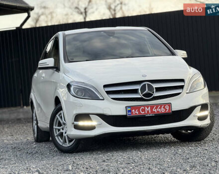 Білий Мерседес Б-клас, об'ємом двигуна 0 л та пробігом 60 тис. км за 10999 $, фото 7 на Automoto.ua