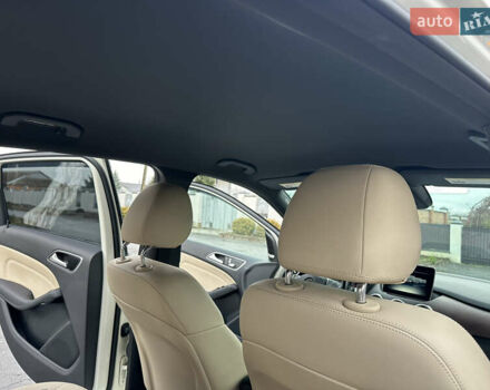 Белый Мерседес Б-класс, объемом двигателя 0 л и пробегом 40 тыс. км за 13750 $, фото 52 на Automoto.ua