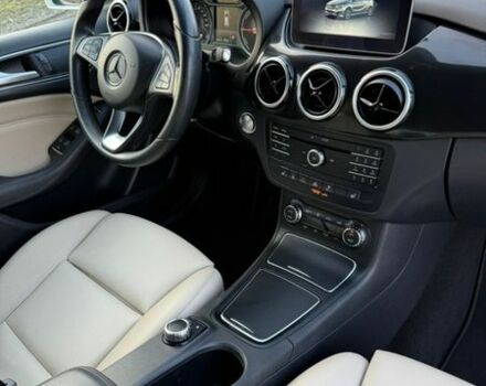 Белый Мерседес Б-класс, объемом двигателя 0 л и пробегом 60 тыс. км за 10799 $, фото 34 на Automoto.ua