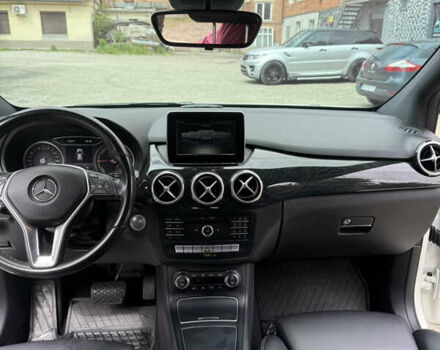 Белый Мерседес Б-класс, объемом двигателя 0 л и пробегом 77 тыс. км за 12900 $, фото 12 на Automoto.ua