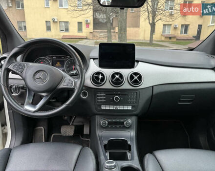 Белый Мерседес Б-класс, объемом двигателя 1.99 л и пробегом 60 тыс. км за 17200 $, фото 8 на Automoto.ua