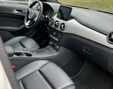 Белый Мерседес Б-класс, объемом двигателя 1.99 л и пробегом 60 тыс. км за 17200 $, фото 9 на Automoto.ua