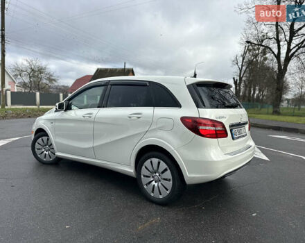 Белый Мерседес Б-класс, объемом двигателя 0 л и пробегом 40 тыс. км за 13750 $, фото 23 на Automoto.ua