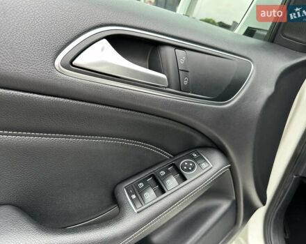 Белый Мерседес Б-класс, объемом двигателя 2.2 л и пробегом 192 тыс. км за 14600 $, фото 18 на Automoto.ua