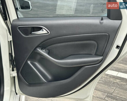 Белый Мерседес Б-класс, объемом двигателя 2.2 л и пробегом 192 тыс. км за 14600 $, фото 25 на Automoto.ua