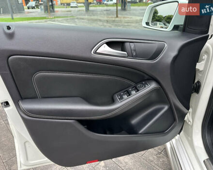 Белый Мерседес Б-класс, объемом двигателя 2.2 л и пробегом 192 тыс. км за 14600 $, фото 19 на Automoto.ua