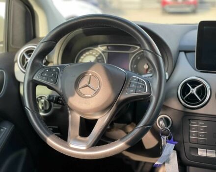 Білий Мерседес Б-клас, об'ємом двигуна 0 л та пробігом 70 тис. км за 17300 $, фото 15 на Automoto.ua