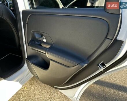 Білий Мерседес Б-клас, об'ємом двигуна 2 л та пробігом 331 тис. км за 19800 $, фото 54 на Automoto.ua