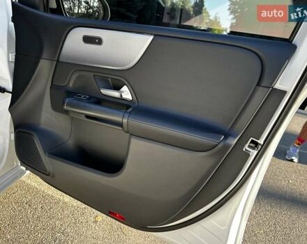 Білий Мерседес Б-клас, об'ємом двигуна 2 л та пробігом 331 тис. км за 19800 $, фото 52 на Automoto.ua