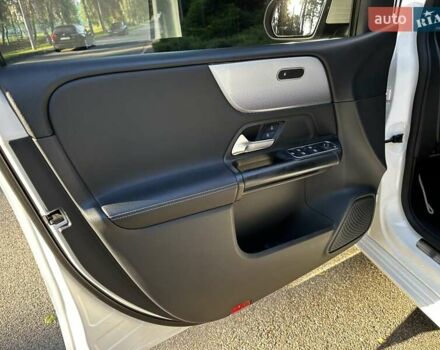 Білий Мерседес Б-клас, об'ємом двигуна 2 л та пробігом 331 тис. км за 19800 $, фото 28 на Automoto.ua