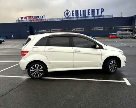 Мерседес Б-клас 2009 у Дніпро (Дніпропетровську) на Automoto.ua Білий Мерседес Б-клас, об'ємом двигуна 1.7 л та пробігом 180 тис. км за 7800 $, фото 5 на Automoto.ua