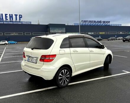 Мерседес Б-клас 2009 у Дніпро (Дніпропетровську) на Automoto.ua Білий Мерседес Б-клас, об'ємом двигуна 1.7 л та пробігом 180 тис. км за 7800 $, фото 4 на Automoto.ua