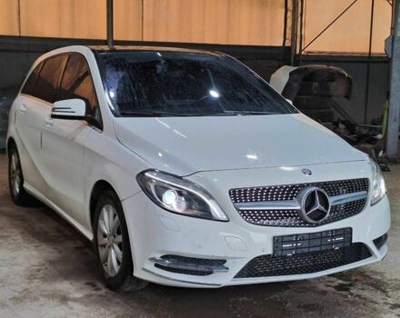 Білий Мерседес Б-клас, об'ємом двигуна 2 л та пробігом 84 тис. км за 3500 $, фото 3 на Automoto.ua