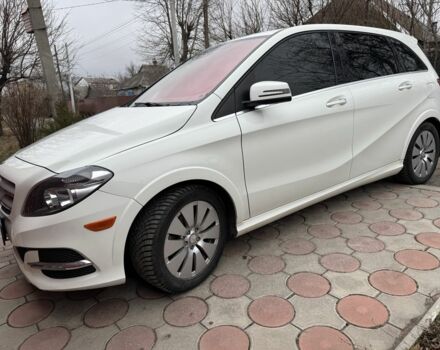 Белый Мерседес Б-класс, объемом двигателя 0 л и пробегом 140 тыс. км за 12200 $, фото 1 на Automoto.ua