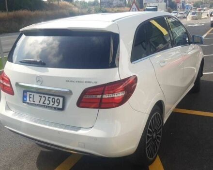 Белый Мерседес Б-класс, объемом двигателя 0 л и пробегом 83 тыс. км за 12000 $, фото 5 на Automoto.ua