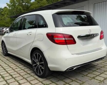 Белый Мерседес Б-класс, объемом двигателя 2.2 л и пробегом 75 тыс. км за 3500 $, фото 3 на Automoto.ua