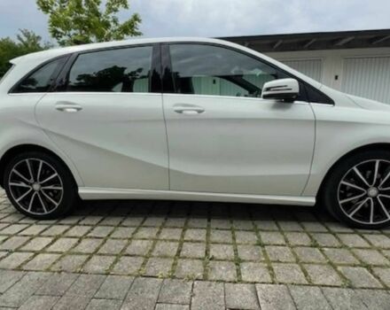 Белый Мерседес Б-класс, объемом двигателя 2.2 л и пробегом 75 тыс. км за 3500 $, фото 6 на Automoto.ua