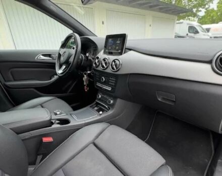 Белый Мерседес Б-класс, объемом двигателя 2.2 л и пробегом 75 тыс. км за 3500 $, фото 7 на Automoto.ua