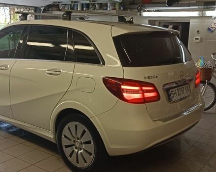 Білий Мерседес Б-клас, об'ємом двигуна 0 л та пробігом 104 тис. км за 11900 $, фото 6 на Automoto.ua