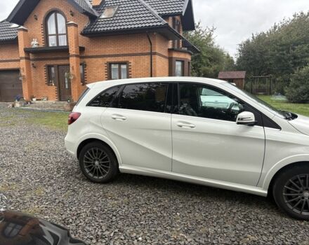 Білий Мерседес Б-клас, об'ємом двигуна 0 л та пробігом 126 тис. км за 9200 $, фото 3 на Automoto.ua