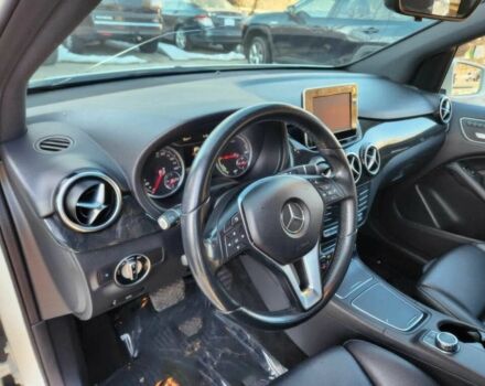 Белый Мерседес Б-класс, объемом двигателя 0 л и пробегом 55 тыс. км за 4600 $, фото 6 на Automoto.ua