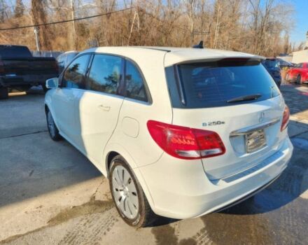 Белый Мерседес Б-класс, объемом двигателя 0 л и пробегом 44 тыс. км за 4500 $, фото 3 на Automoto.ua