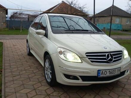 Белый Мерседес Б-класс, объемом двигателя 1.7 л и пробегом 177 тыс. км за 6800 $, фото 1 на Automoto.ua