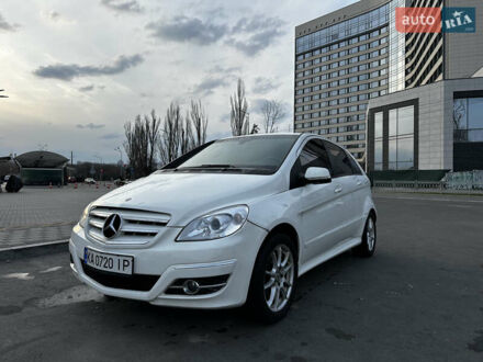 Белый Мерседес Б-класс, объемом двигателя 1.5 л и пробегом 252 тыс. км за 6300 $, фото 1 на Automoto.ua