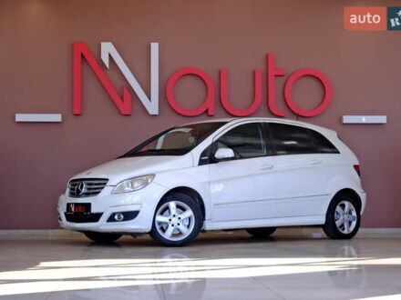 Белый Мерседес Б-класс, объемом двигателя 2 л и пробегом 170 тыс. км за 6900 $, фото 1 на Automoto.ua