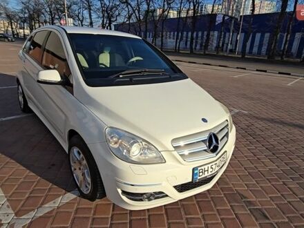 Білий Мерседес Б-клас, об'ємом двигуна 1.7 л та пробігом 146 тис. км за 7900 $, фото 1 на Automoto.ua