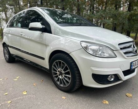 Белый Мерседес Б-класс, объемом двигателя 2 л и пробегом 254 тыс. км за 6990 $, фото 1 на Automoto.ua