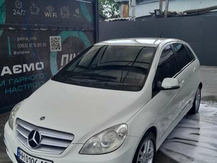 Мерседес Б-клас 2009 у Миколаєві на Automoto.ua Білий Мерседес Б-клас, об'ємом двигуна 1.7 л та пробігом 96 тис. км за 8500 $, фото 1 на Automoto.ua