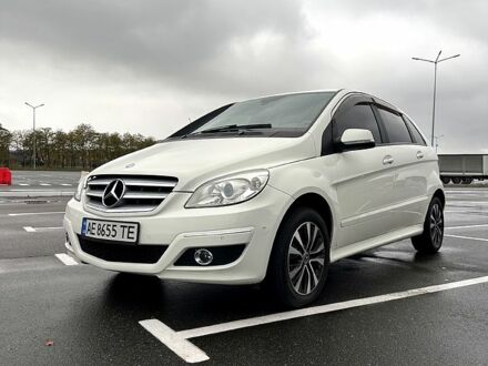 Мерседес Б-клас 2009 у Дніпро (Дніпропетровську) на Automoto.ua Білий Мерседес Б-клас, об'ємом двигуна 1.7 л та пробігом 180 тис. км за 7800 $, фото 1 на Automoto.ua