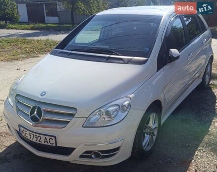 Мерседес Б-класс 2010 в Днепре (Днепропетровске) на Automoto.ua Белый Мерседес Б-класс, объемом двигателя 2 л и пробегом 186 тыс. км за 8000 $, фото 1 на Automoto.ua