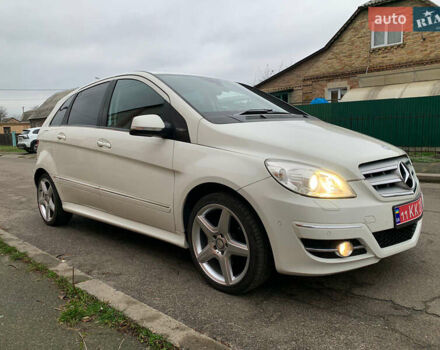 Білий Мерседес Б-клас, об'ємом двигуна 2 л та пробігом 58 тис. км за 9100 $, фото 1 на Automoto.ua