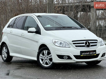 Білий Мерседес Б-клас, об'ємом двигуна 1.7 л та пробігом 134 тис. км за 7999 $, фото 1 на Automoto.ua