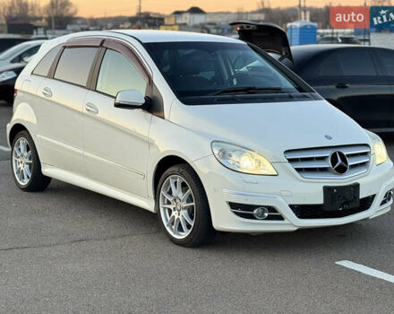 Белый Мерседес Б-класс, объемом двигателя 1.7 л и пробегом 57 тыс. км за 9100 $, фото 1 на Automoto.ua