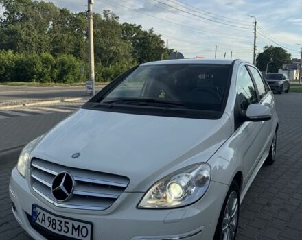 Белый Мерседес Б-класс, объемом двигателя 1.7 л и пробегом 108 тыс. км за 9800 $, фото 1 на Automoto.ua