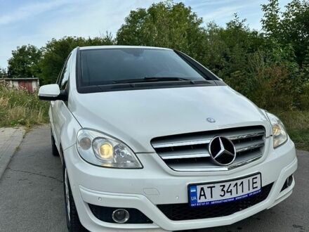 Білий Мерседес Б-клас, об'ємом двигуна 1.99 л та пробігом 350 тис. км за 8000 $, фото 1 на Automoto.ua