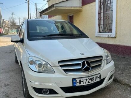 Белый Мерседес Б-класс, объемом двигателя 1.7 л и пробегом 83 тыс. км за 7500 $, фото 1 на Automoto.ua