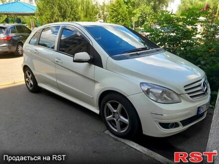 Белый Мерседес Б-класс, объемом двигателя 2 л и пробегом 230 тыс. км за 6900 $, фото 1 на Automoto.ua