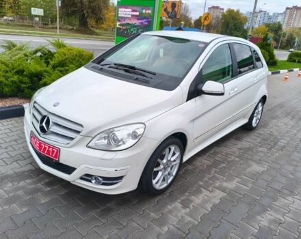 Белый Мерседес Б-класс, объемом двигателя 2 л и пробегом 85 тыс. км за 9900 $, фото 1 на Automoto.ua
