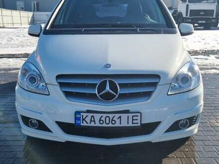 Белый Мерседес Б-класс, объемом двигателя 1.7 л и пробегом 103 тыс. км за 8999 $, фото 1 на Automoto.ua